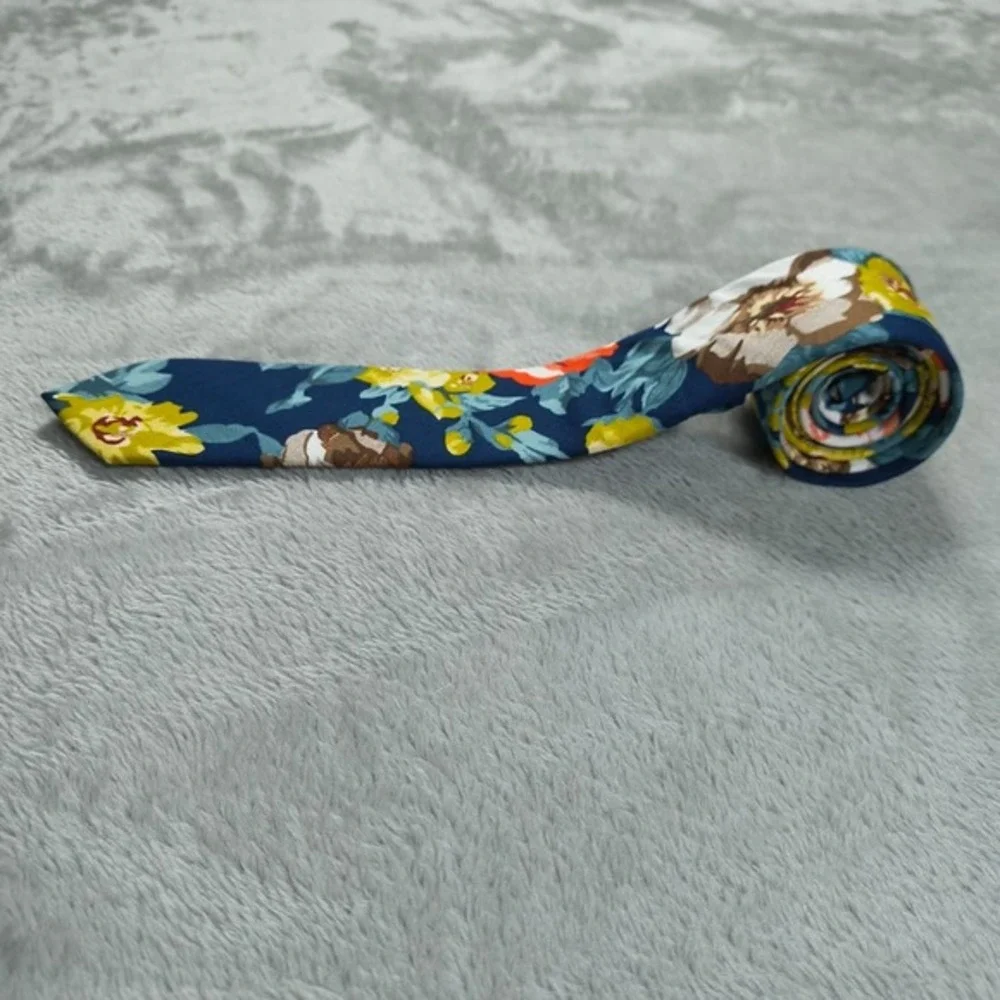 Penguin‎ Skinny Tie Mens 57.5 x 2.25 Floral Flowers Munsingwear Slim Mod